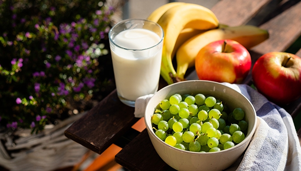 Eine gute Ernährung kann dazu beitragen, Darmkrebs-Krankheiten zu verringern. In einer großen Meta-Analyse untersuchten Forscher die wichtigsten Faktoren der Ernährung für die Prävention.